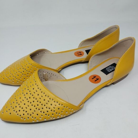 JONES NEW YORK SIGNATURE. YELLO GOLD SANDAL. SIZE 11. - Picture 12 of 16